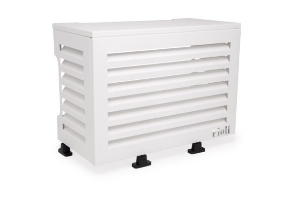 Floli airco omkasting van wit aluminium over een buitenunit, onderhoudsvrije roestbestendige cover met Louvre-afwerking